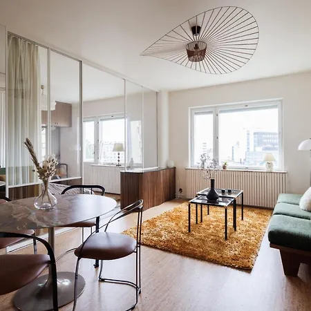 Vintage Glamour Suite, Parveke, Parkkipaikka هلسنكي