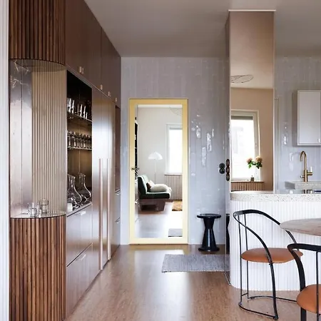 Vintage Glamour Suite, Parveke, Parkkipaikka شقة