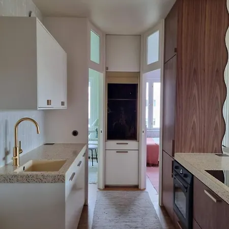 Huoneisto Vintage Glamour Suite, Parveke, Parkkipaikka